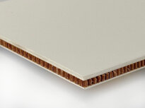 eyJpdCI6IlBhbm5lbGxpIGluIGFsdmVvbGFyZSBOb21leK4gIGNvbiBwZWxsaSBpbiB2ZXRyb3Jlc2luYSJ9