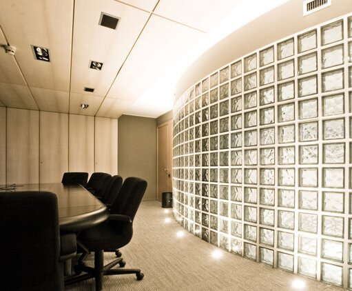 panels covered in wood veneer, lightweight, thin, and easily removable