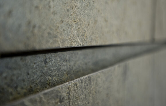 Anta rivestita in pietra leggera e resistente alla flessione Anta rivestita in pietra leggera e resistente alla flessione