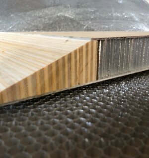 Telaio sagomato di multistrato in pannelli di alveolare alluminio Telaio sagomato di multistrato in pannelli di alveolare alluminio