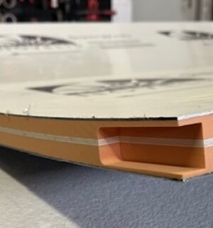 creare uno scasso nel pannello di alluminio