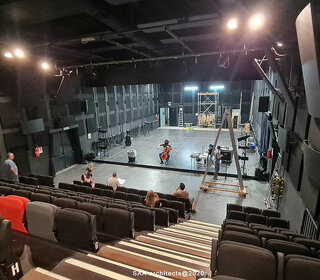 55121f_1889e5f5356a41c7921213b4e674b07f-mv2