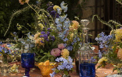 eyJmciI6IlRhYmxlIGQmI3hFOTtjb3ImI3hFOTtlIGF2ZWMgZmxldXJzIGNvbG9yJiN4RTk7ZXMgZXQgdmFpc3NlbGxlICYjeEU5O2wmI3hFOTtnYW50ZSBzdXIgdW5lIG5hcHBlIGF1eCBtb3RpZnMgdmlmcy4ifQ==