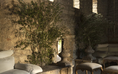 eyJmciI6IlNhbG9uIGludCYjeEU5O3JpZXVyICYjeEU5O2wmI3hFOTtnYW50IGF2ZWMgbXVycyBlbiBwaWVycmUsIGZlbiYjeEVBO3RyZXMgY2ludHImI3hFOTtlcyBldCBtb2JpbGllciBjb25mb3J0YWJsZS4ifQ==