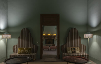 eyJmciI6IlNhbGxlIGQmI3hFOTtjb3JhdGl2ZSBhdmVjIGNoYWlzZXMgcmF5JiN4RTk7ZXMgZXQgY2hlbWluJiN4RTk7ZSAmI3hFOTtjbGFpciYjeEU5O2UifQ==