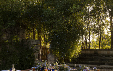 eyJmciI6IlRhYmxlICYjeEU5O2wmI3hFOTtnYW1tZW50IGRyZXNzJiN4RTk7ZSBwb3VyIHVuIGQmI3hFRTtuZXIgZW4gcGxlaW4gYWlyLCBlbnRvdXImI3hFOTtlIGRlIHZlcmR1cmUuIn0=