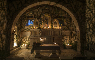 eyJmciI6IkNoYXBlbGxlICYjeEU5O2NsYWlyJiN4RTk7ZSBwYXIgZGVzIGJvdWdpZXMgYXZlYyBhdXRlbCBvcm4mI3hFOTsifQ==