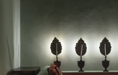 eyJmciI6IkNoYW1icmUgYXZlYyAmI3hFOTtjbGFpcmFnZSBkb3V4LCBkJiN4RTk7Y29yYXRpb25zIG11cmFsZXMgZXQgYm91Z2llcyBhbGx1bSYjeEU5O2VzLiJ9