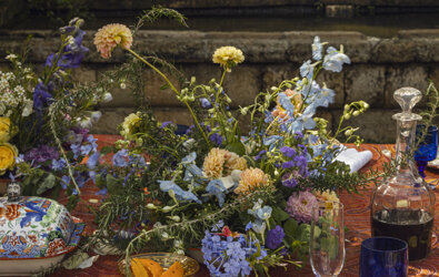 eyJmciI6IlRhYmxlIGQmI3hFOTtjb3JhdGl2ZSBhdmVjIGZsZXVycyBjb2xvciYjeEU5O2VzIGV0IHZhaXNzZWxsZSAmI3hFOTtsJiN4RTk7Z2FudGUgZGFucyB1biBqYXJkaW4ifQ==