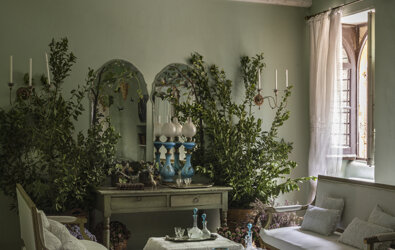 eyJmciI6IlNhbG9uICYjeEU5O2wmI3hFOTtnYW50IGF2ZWMgZCYjeEU5O2NvcmF0aW9uIGZsb3JhbGUgZXQgbWV1YmxlcyBhbmNpZW5zIn0=