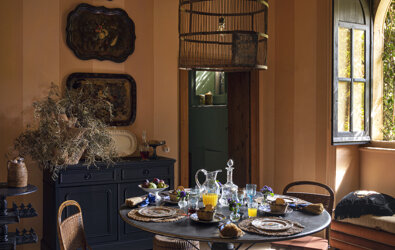 eyJmciI6IlNhbGxlICYjeEUwOyBtYW5nZXIgYXZlYyBkJiN4RTk7Y29yYXRpb24gcnVzdGlxdWUgZXQgdGFibGUgZHJlc3MmI3hFOTtlLiJ9