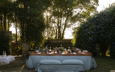 eyJmciI6IlRhYmxlIGRlIGphcmRpbiAmI3hFOTtsJiN4RTk7Z2FtbWVudCBkJiN4RTk7Y29yJiN4RTk7ZSBhdmVjIGZsZXVycyBldCB2YWlzc2VsbGUsIGVudG91ciYjeEU5O2UgZGUgdmVyZHVyZSBhdSBjb3VjaGVyIGR1IHNvbGVpbC4ifQ==