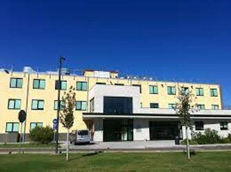 Edificio moderno di una clinica chirurgica con SSN ad Arezzo Edificio moderno di una clinica chirurgica con SSN ad Arezzo