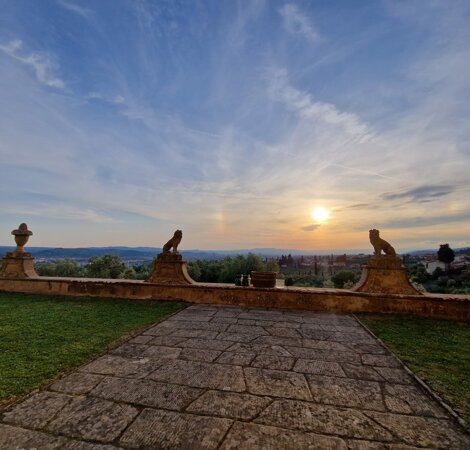 Elegant wedding car service Italy Elegant wedding car service Italy