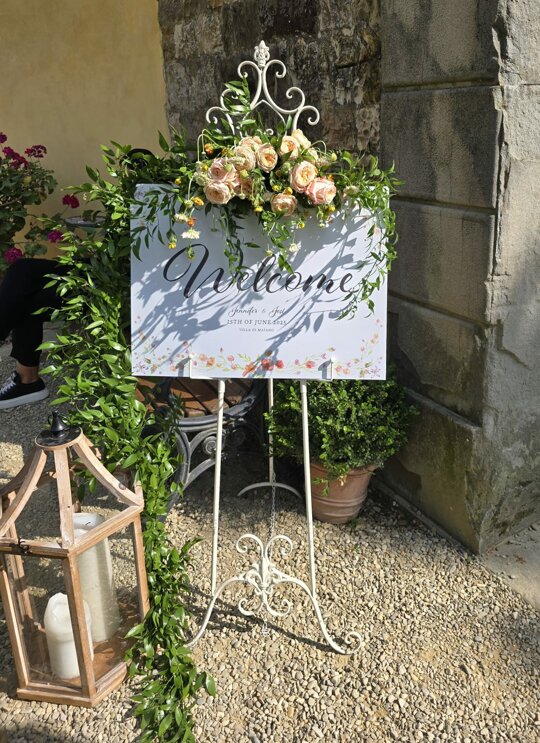 Luxury wedding transportation in Tuscany Luxury wedding transportation in Tuscany