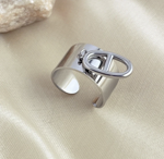 anello-minimal-con-ciondolo-geometrico-in-acciaio-inossidabile