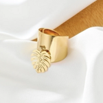 anello-minimal-in-acciaio-con-ciondolo-foglia