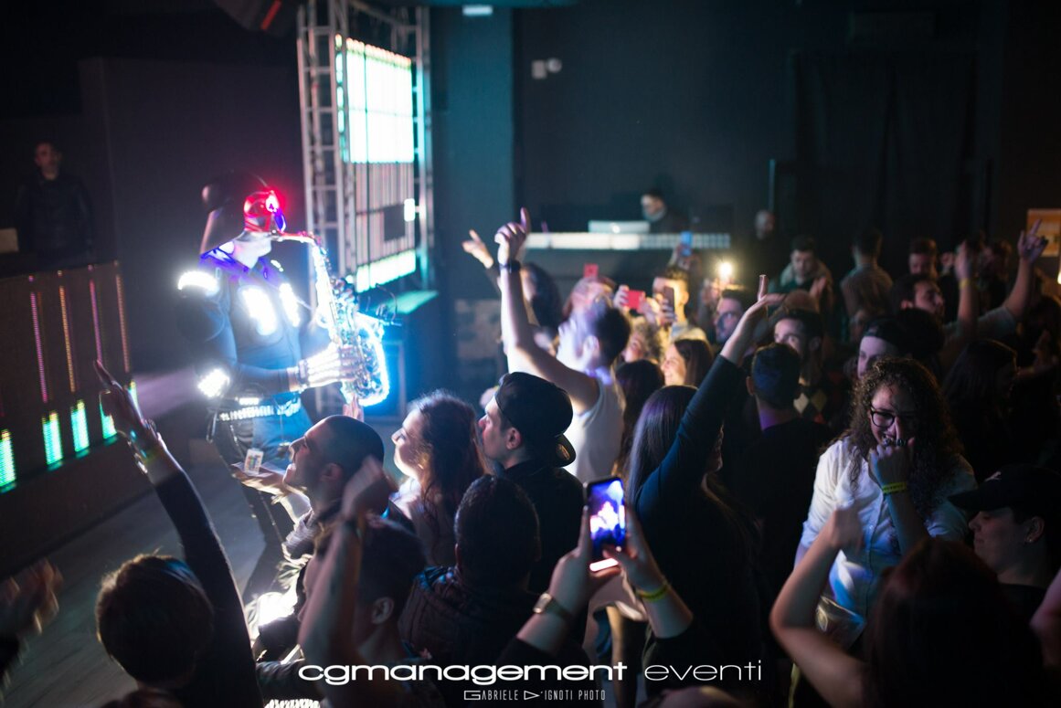 eyJpdCI6IlNmb25kbyBMdWlnaSBaaW1taXR0aSJ9