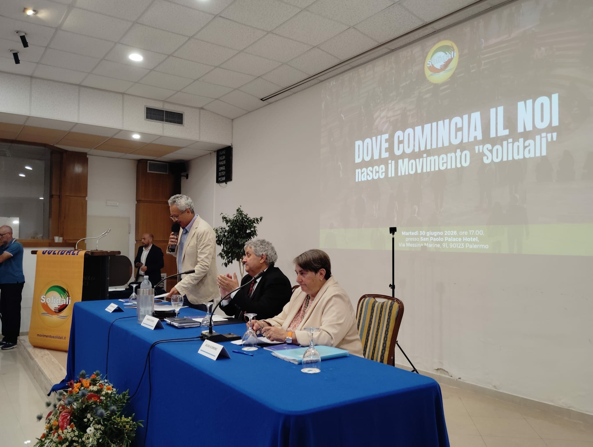 “Solidali”, a Palermo il debutto del movimento che vuole un'altra Sicilia e sfida la rassegnazione: “Basta ladri di futuro”