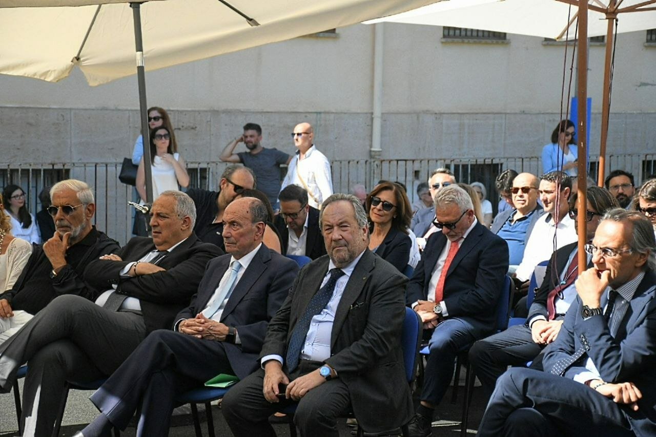 Sferracavallo, il ritorno della paura. La commissione regionale Antimafia: ''Frange di Cosa Nostra lanciano sfida, non lasceremo soli i commercianti''