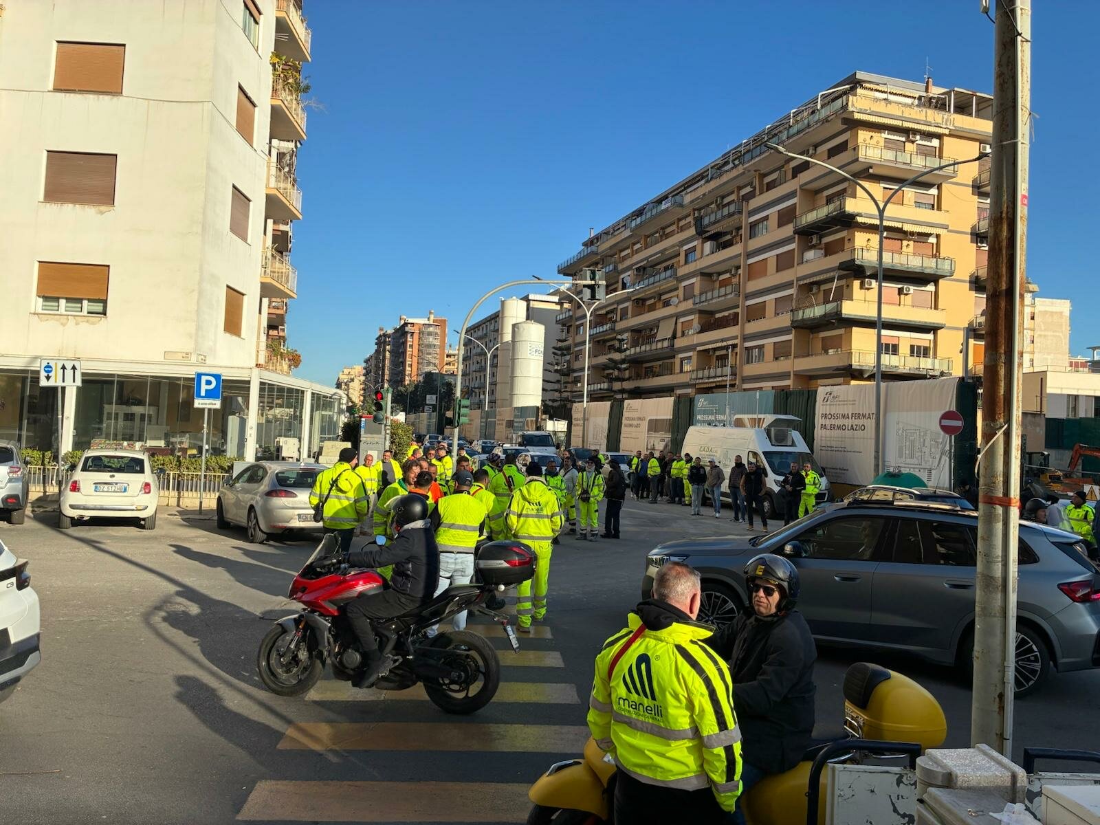 Palermo resta ostaggio dei cantieri fantasma: operai ancora senza stipendio e città paralizzata
