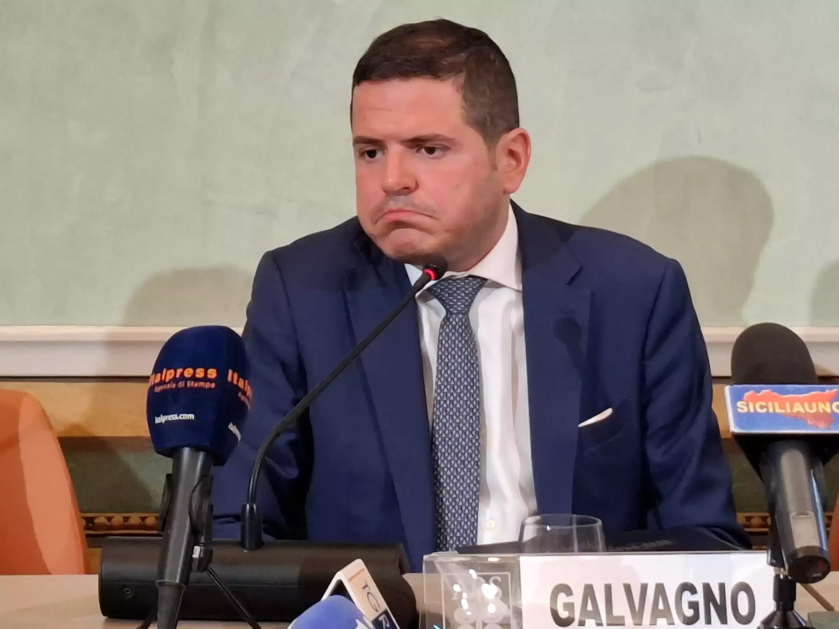Fondo Pensioni Sicilia, Gaetano Galvagno e la gara da 100 milioni: l’idea dei “più lotti” per arrivare agli affidamenti diretti Fondo Pensioni Sicilia, Gaetano Galvagno e la gara da 100 milioni: l’idea dei “più lotti” per arrivare agli affidamenti diretti