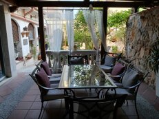 Copertura parziale del giardino di EDEN dove trattenersi con altri iscritti, studuare, rilassarsi