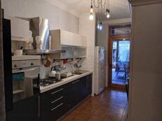 La cucina attrezzata nel college di EDEN, al piano superiore della sala formazione