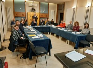 Iscritti a EDEN mentre seguono un corso di motivazione. In fondo Gino Tritto