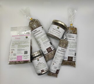 Prodotti naturali Natura14: sale aromatico timo e rosmarino, delicato alle erbe