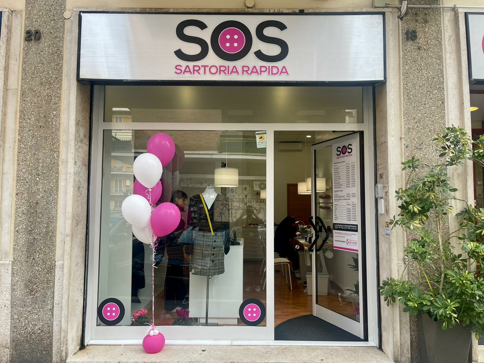 Grande successo per l’apertura del nuovo punto vendita SOS Sartoria Rapida a Conca d’Oro: l’imprenditrice Laura Paravia festeggia il 17° negozio del brand
