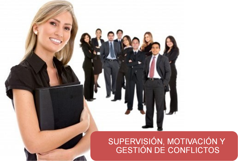 mujer al frente de un grupo de ejecutivos pertenecientes a su orgaización