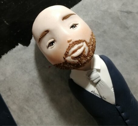 dettagli volto con barba