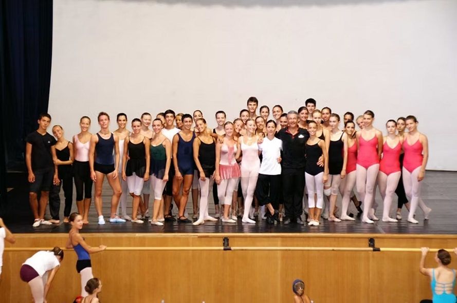 e31f4c_67c83664b6e440d6a65e6dabd773ba1c