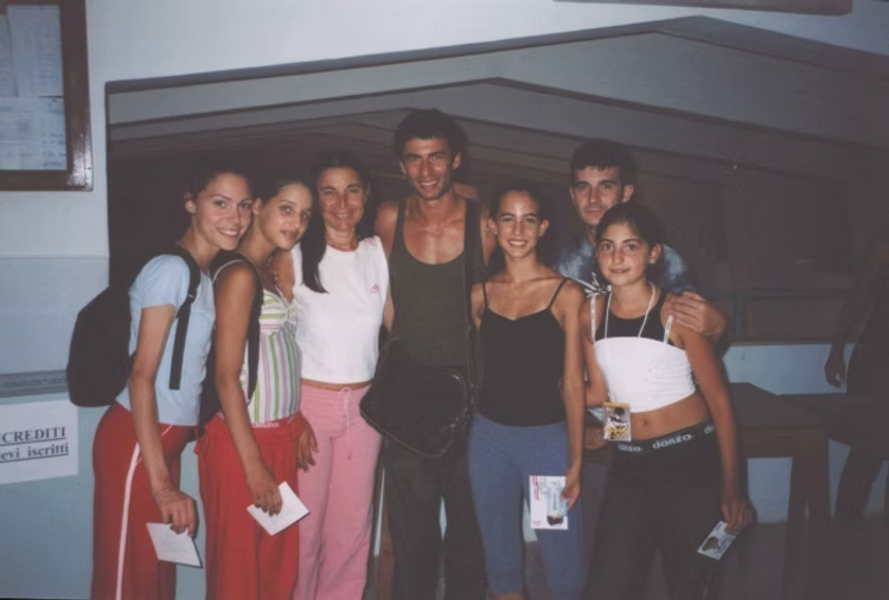 e31f4c_ef5d7e600c03405095ee9434b5222985