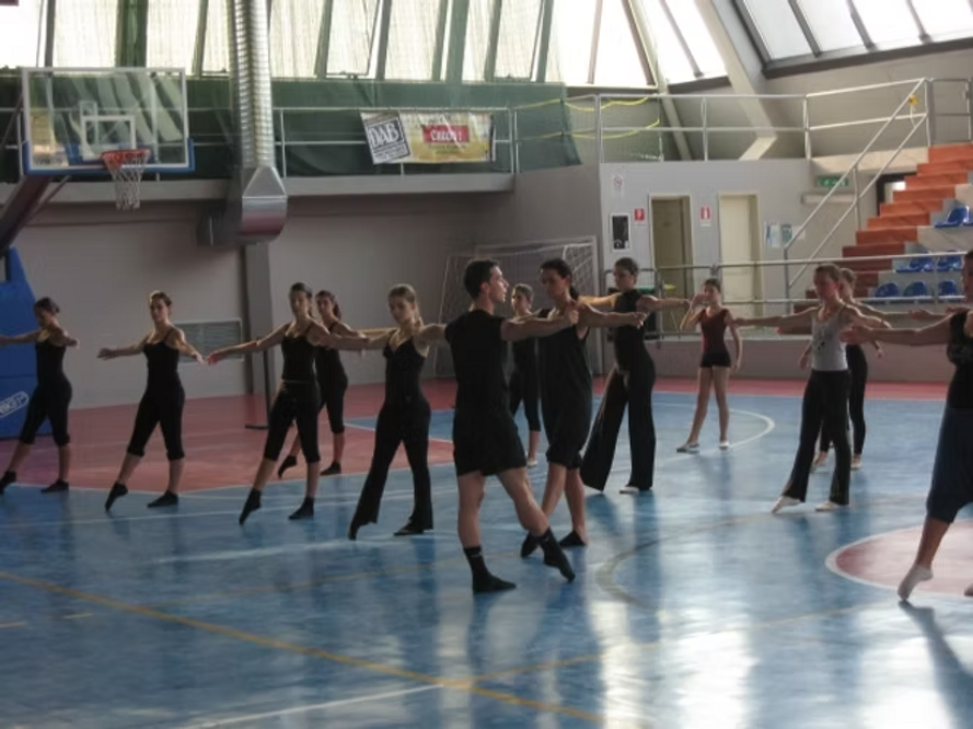 e31f4c_e1d156e05bd6441fbabdc09897d08715