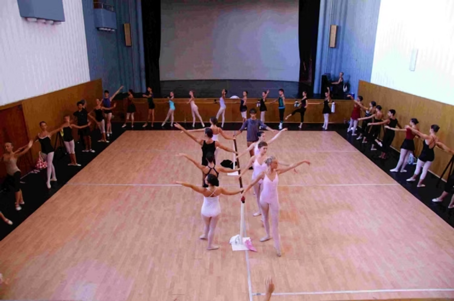 e31f4c_3292dd07e3944c3d9e10df0cd25ac742