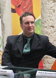 e31f4c_f83b13857c13462ba5efe838eeb03ff7