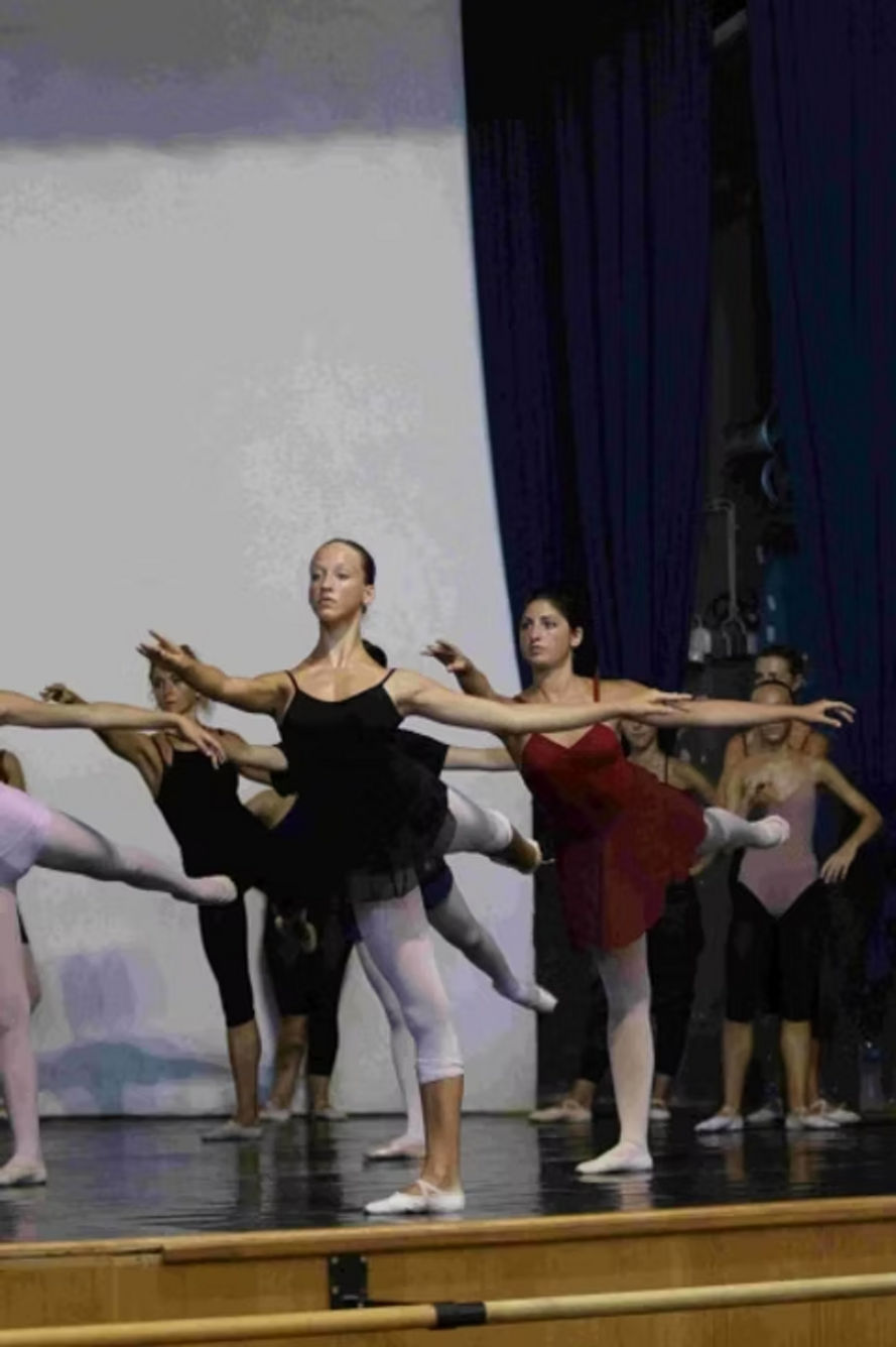 e31f4c_1f701ab0de7840b38ba3db76293584a7