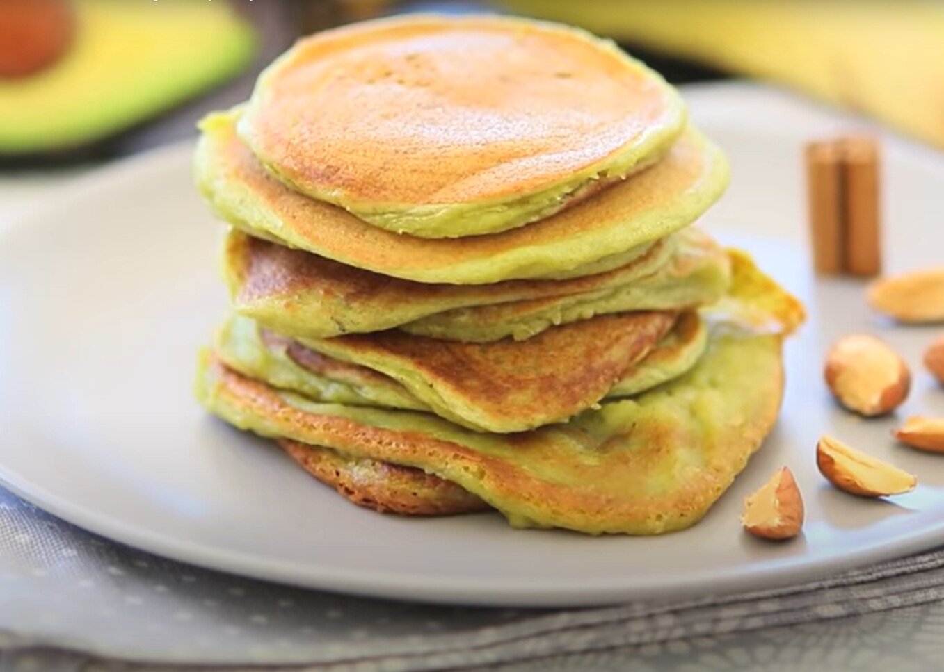 Pancake di AvocadoBio con Avocado, Banana e fiocchi di Avena