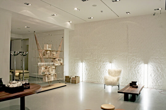 Concept and elaboration of the shops visual book for Cassina by Chiara Butti in collaboration with Lissoni and Partners.