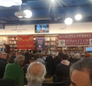 Presentazione del libro sul secondo scudetto dell'A.S. Roma Presentazione del libro sul secondo scudetto dell'A.S. Roma