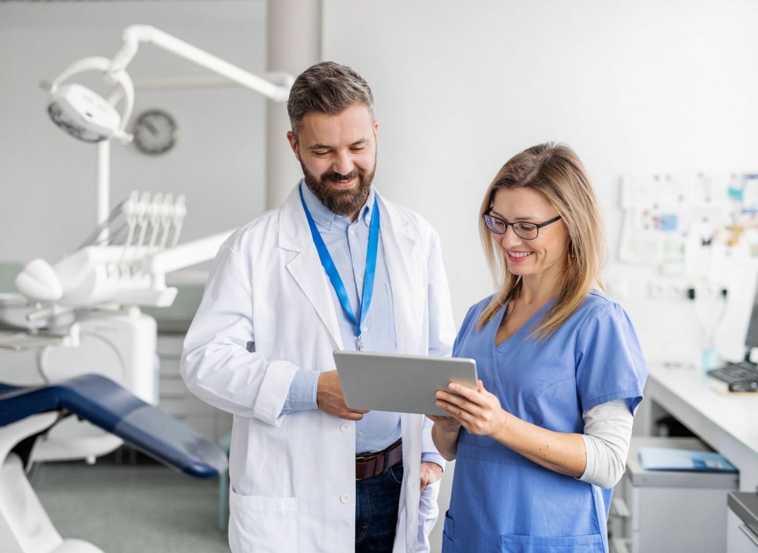 Dentista implantologo: il progetto AIDA per orientarsi nell’implantologia digitale Dentista implantologo: il progetto AIDA per orientarsi nell’implantologia digitale