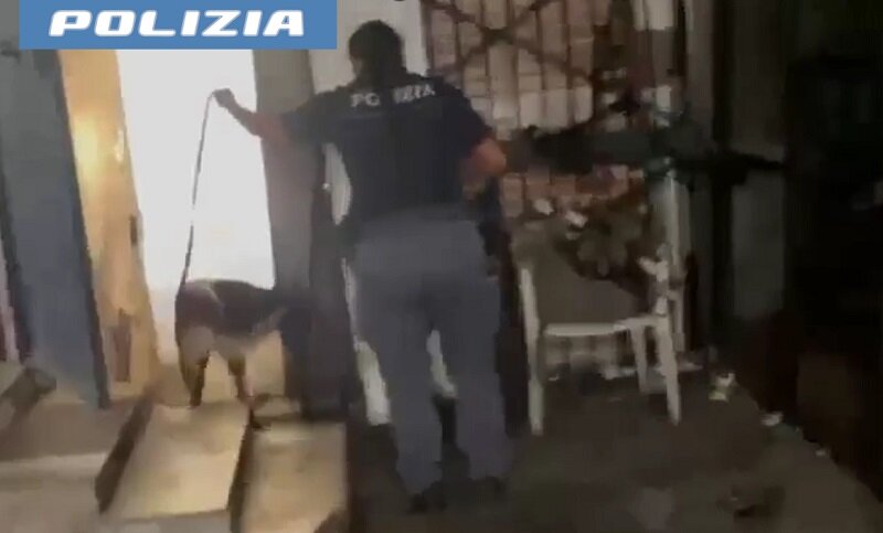 Operazione antidroga della Polizia di Stato a San Giovanni Galermo Operazione antidroga della Polizia di Stato a San Giovanni Galermo
