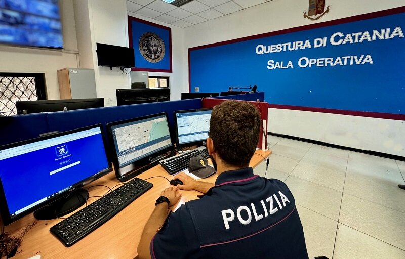 Evade dai domiciliari per montare una piscina sul terrazzo condominiale Evade dai domiciliari per montare una piscina sul terrazzo condominiale