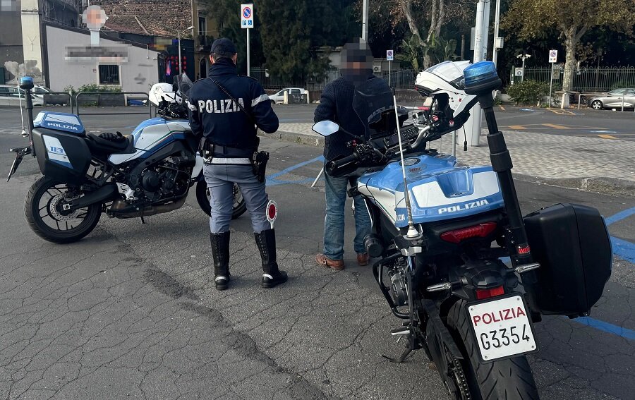 Viola la misura della sorveglianza speciale per fare il parcheggiatore abusivo