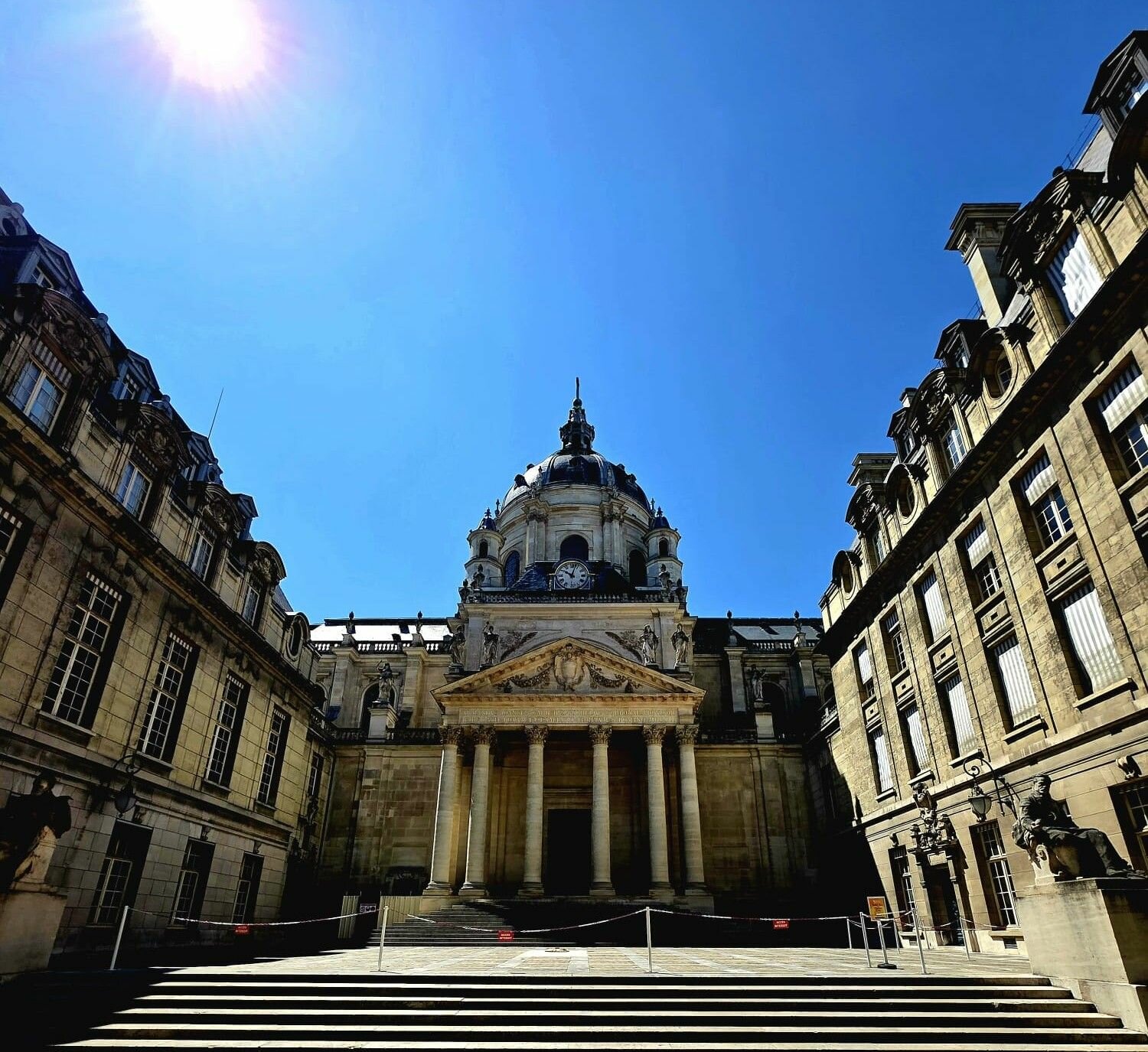court_della_sorbona_parigi.jpeg