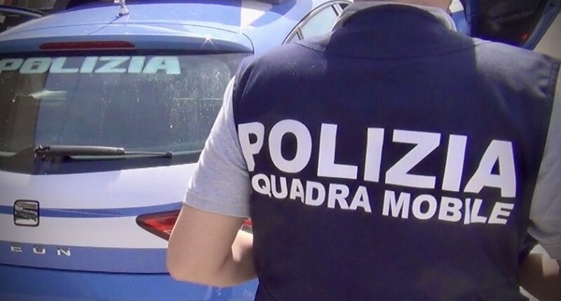 --sorpresi-a-nascondere-uno-scooter-rubato-a-misterbianco-in-un-garage-tre-catanesi-bloccati-e-denunciati-dalla-polizia-di-stato.jpeg --sorpresi-a-nascondere-uno-scooter-rubato-a-misterbianco-in-un-garage-tre-catanesi-bloccati-e-denunciati-dalla-polizia-di-stato.jpeg