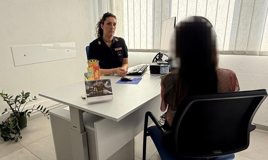 Aggredisce la madre per avere i soldi per la droga