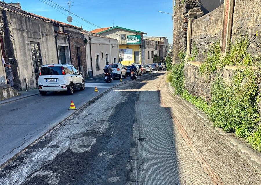 Lavori Pubblici, nuovo asfalto drenante in via Messina per un chilometro
